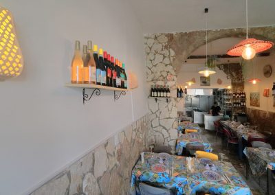 INTERNO RISTORANTE OSTERIA SAN PIETRO DI TAMOU TRAPANI 9