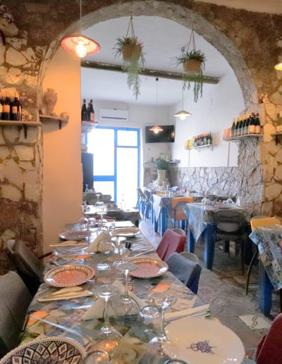 INTERNO RISTORANTE OSTERIA SAN PIETRO DI TAMOU TRAPANI 6