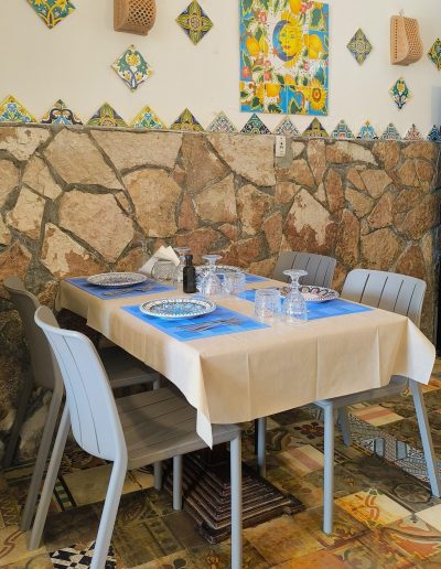 Gallery 5 location sala interna rinnovata osteria san pietro trapani (2)