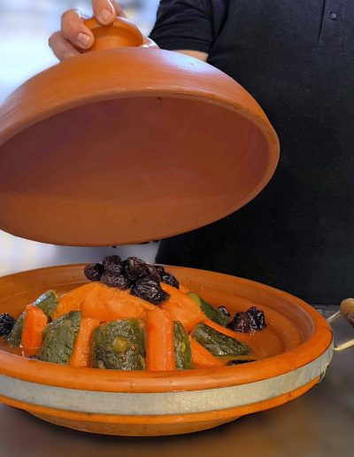 Gallery 29 tajine marocchino pollo verdure osteria san pietro trapani (2)